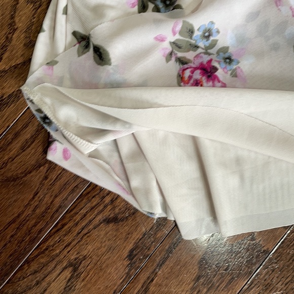 WHBM Tiered Sleeveless Top in Berry Floral Print X Small - Picture 6 of 6